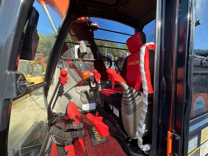 Cabina de excavadora Hitachi ZX75US