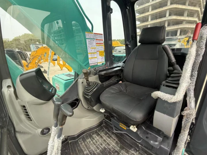 Cabina de excavadora Kobelco SK200-8 usada