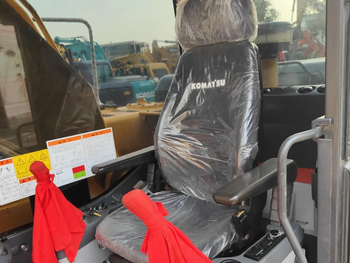 Cabina de excavadora Komatsu PC200-8