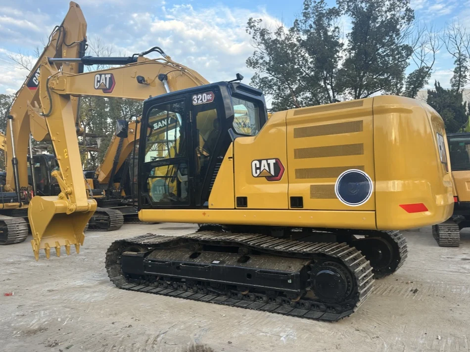 Excavadora CAT 320GC lado izquierdo