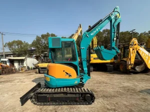 Miniexcavadora Kubota U35 lado derecho
