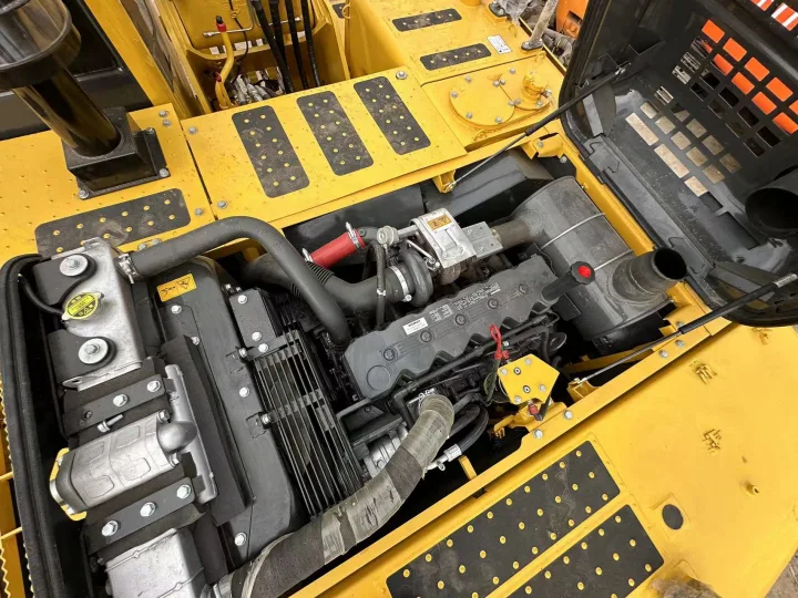 Motor de excavadora Komatsu PC220-8