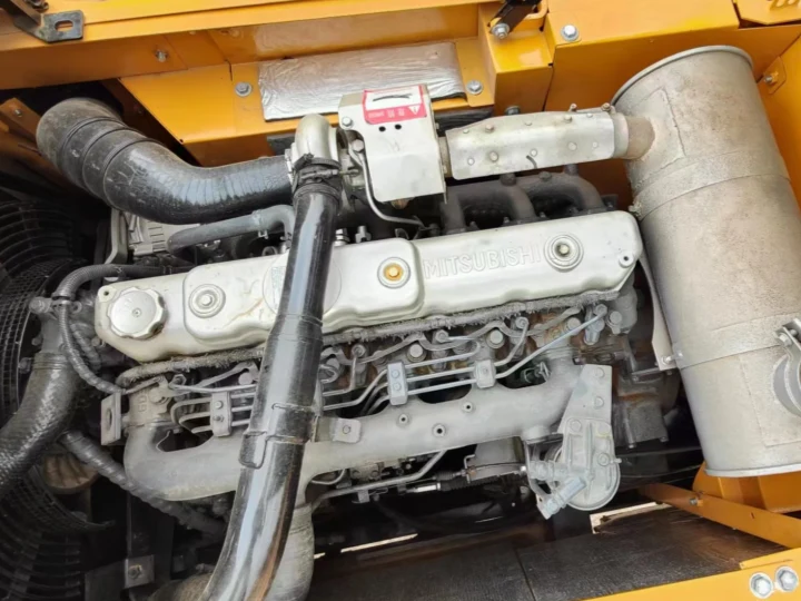 Motor de excavadora Sany SY215C usada para inspeccion antes de compra