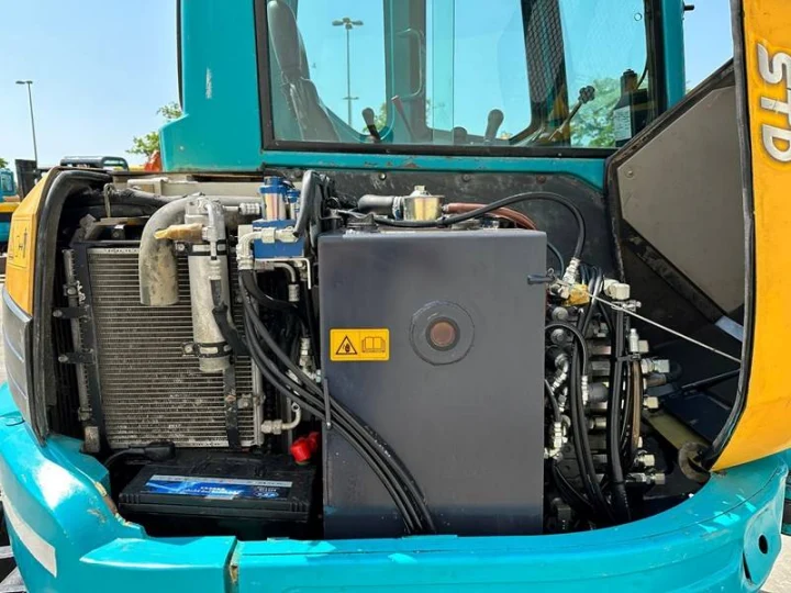 Radiador de la miniexcavadora Kubota KX155-3