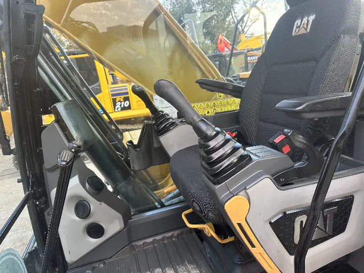 Cabina de excavadora Carter 320GC