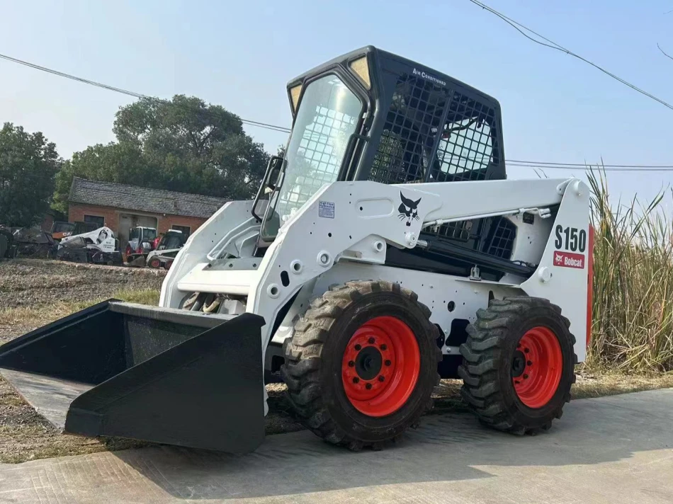 Bobcat S150 usada como minicargadora compacta de uso general