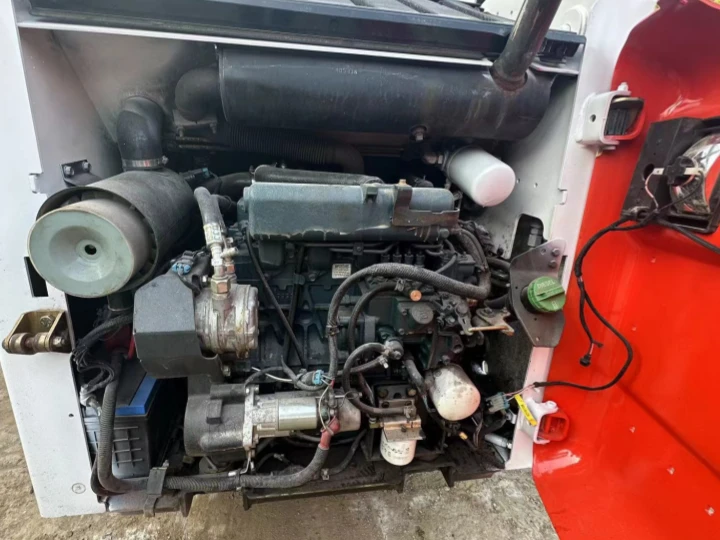 Motor de minicargadora Bobcat s185