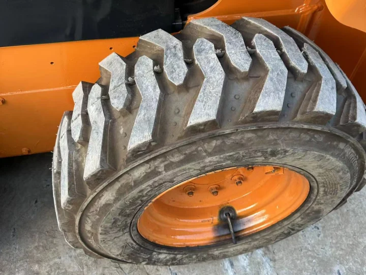 Neumáticos para minicargadora CASE 440H