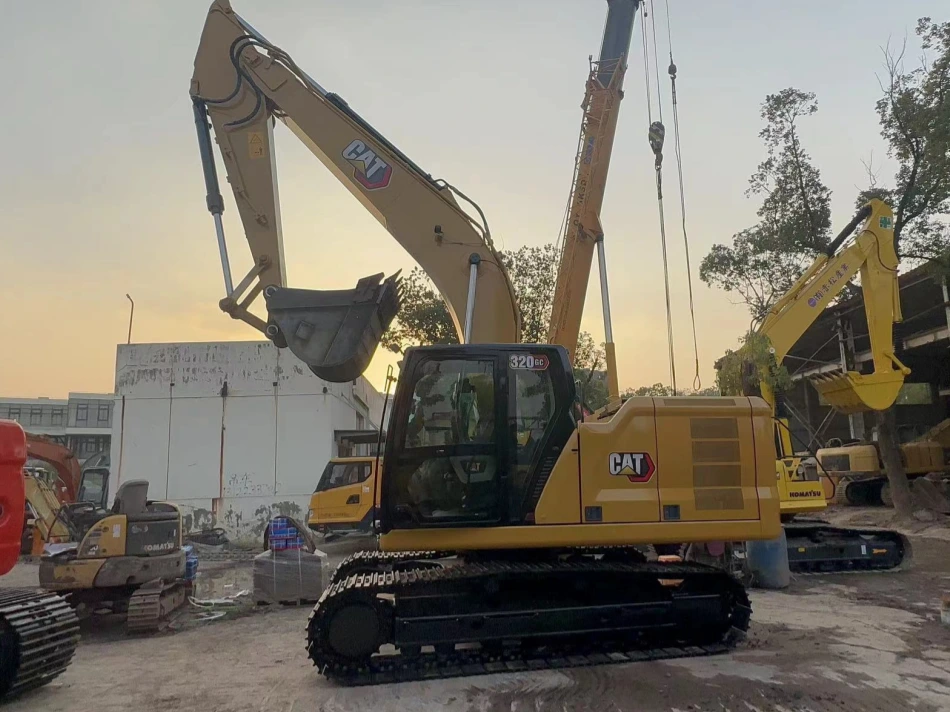Excavadora Caterpillar 320 usada para calcular precio de compra